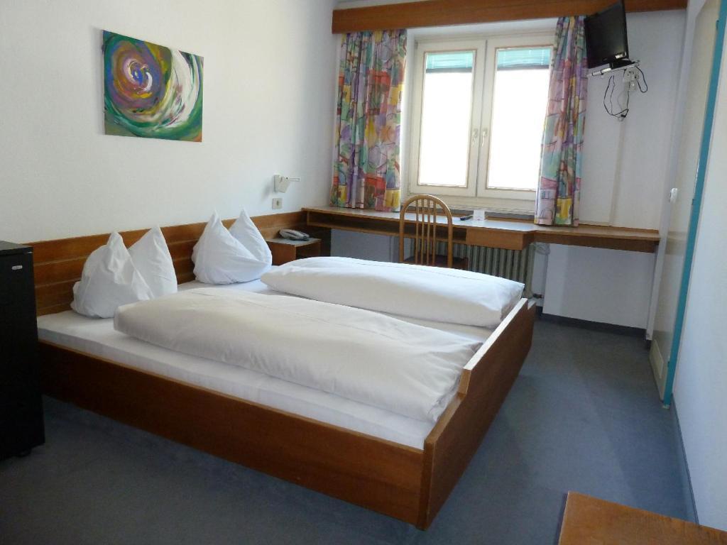Hotel-Restaurant-Pizzeria Goldrainerhof Zimmer foto